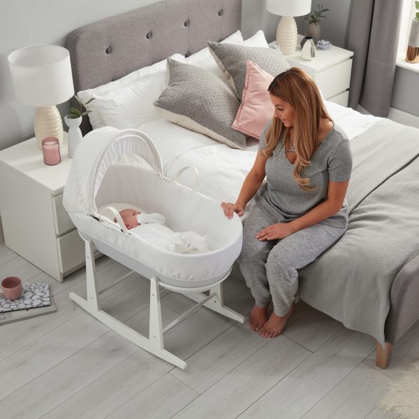 Shnuggle Classic Moses Basket